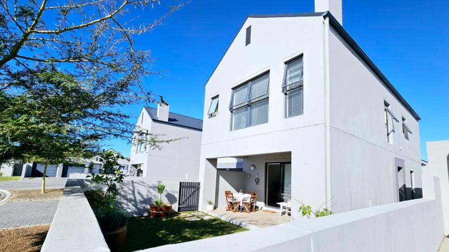 3 Bedroom Property for Sale in Aan de Wijnlanden Western Cape